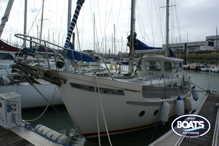 FAIRWAYS MARINE FISHER 30 KETCH 