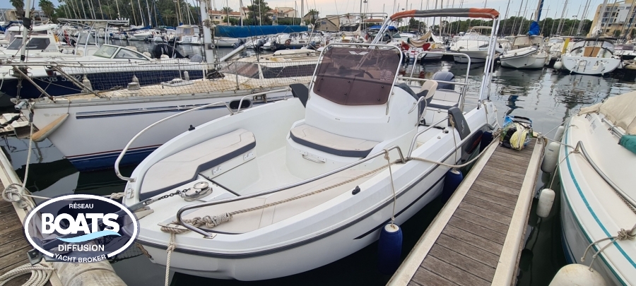 BENETEAU FLYER 6 SPACEDECK