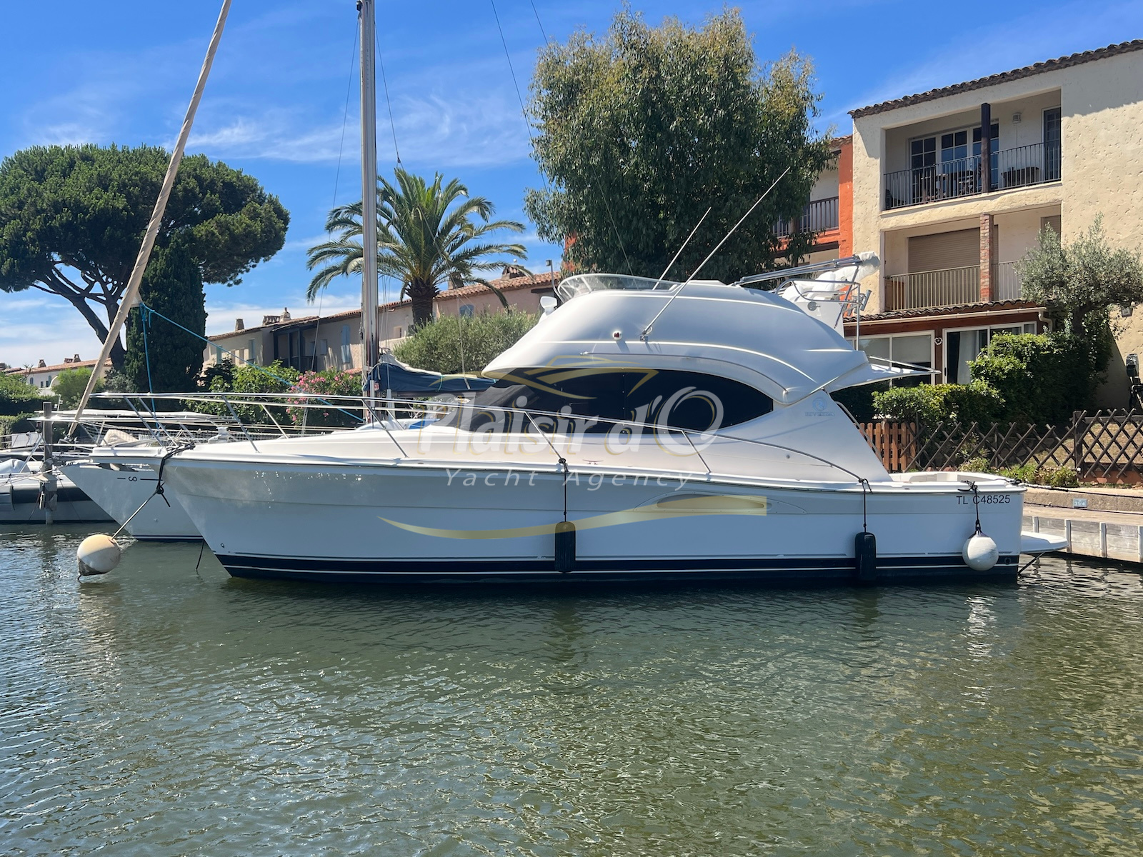 RIVIERA 33 FLY