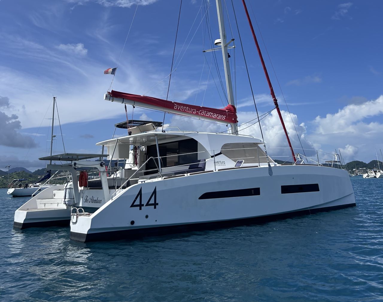 Aventura 44