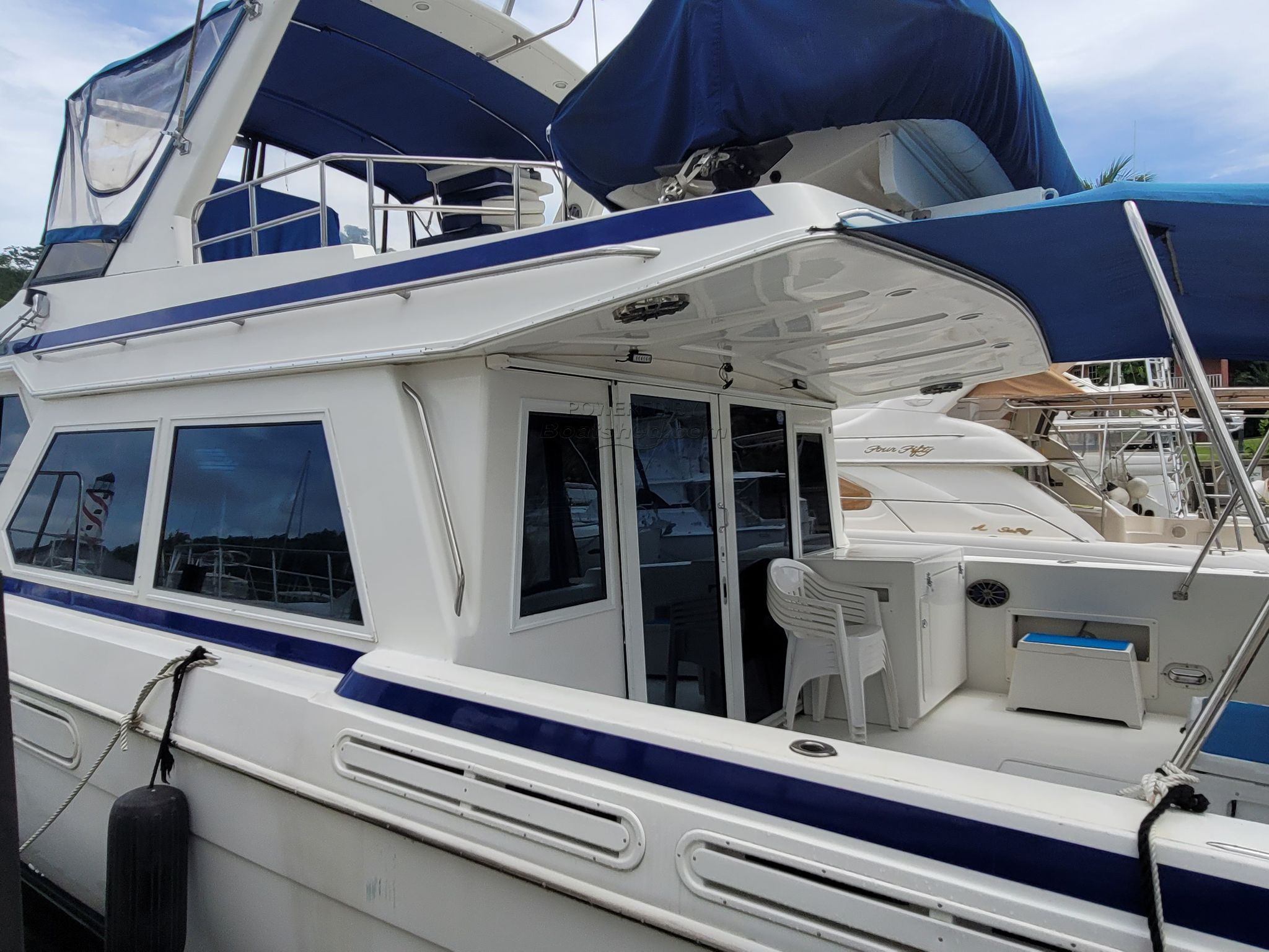 Navigator 5300 Classic Pilothouse Motoryacht