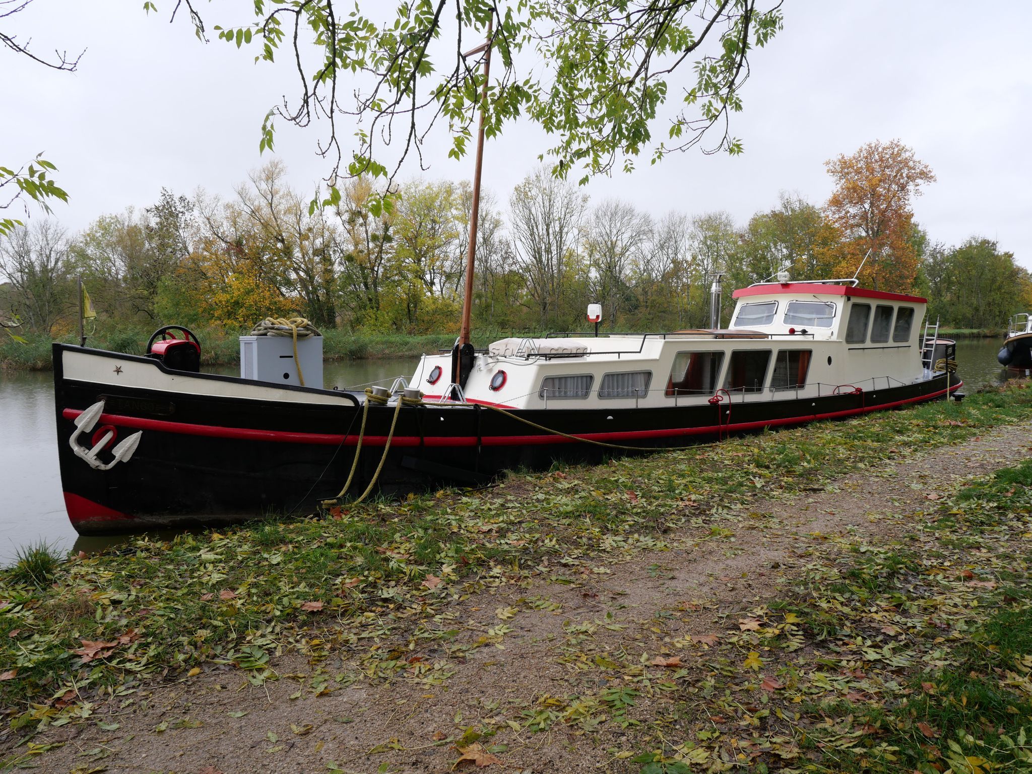 Dutch Barge Luxe Motor