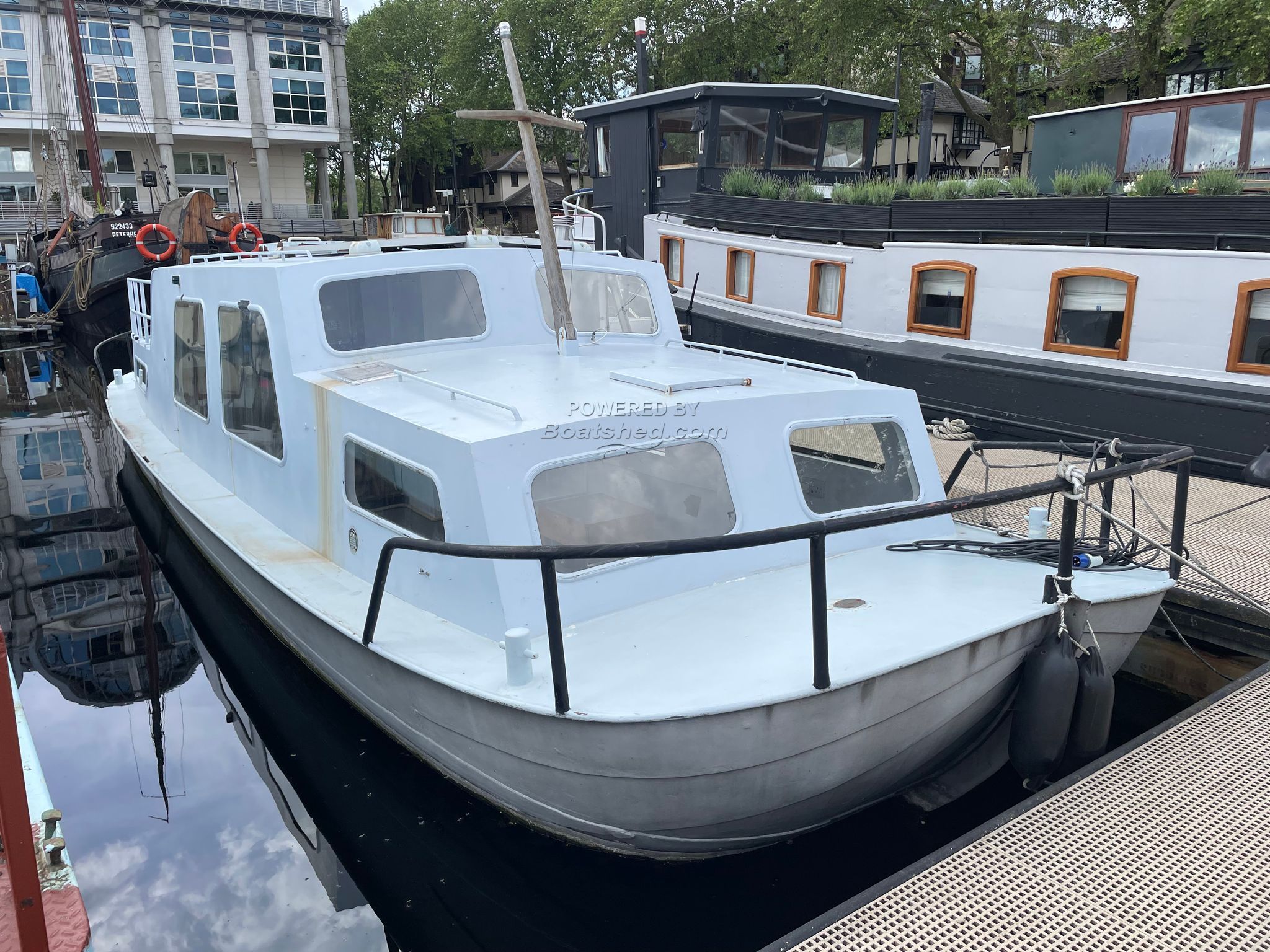 Dutch Barge 38ft with London mooring