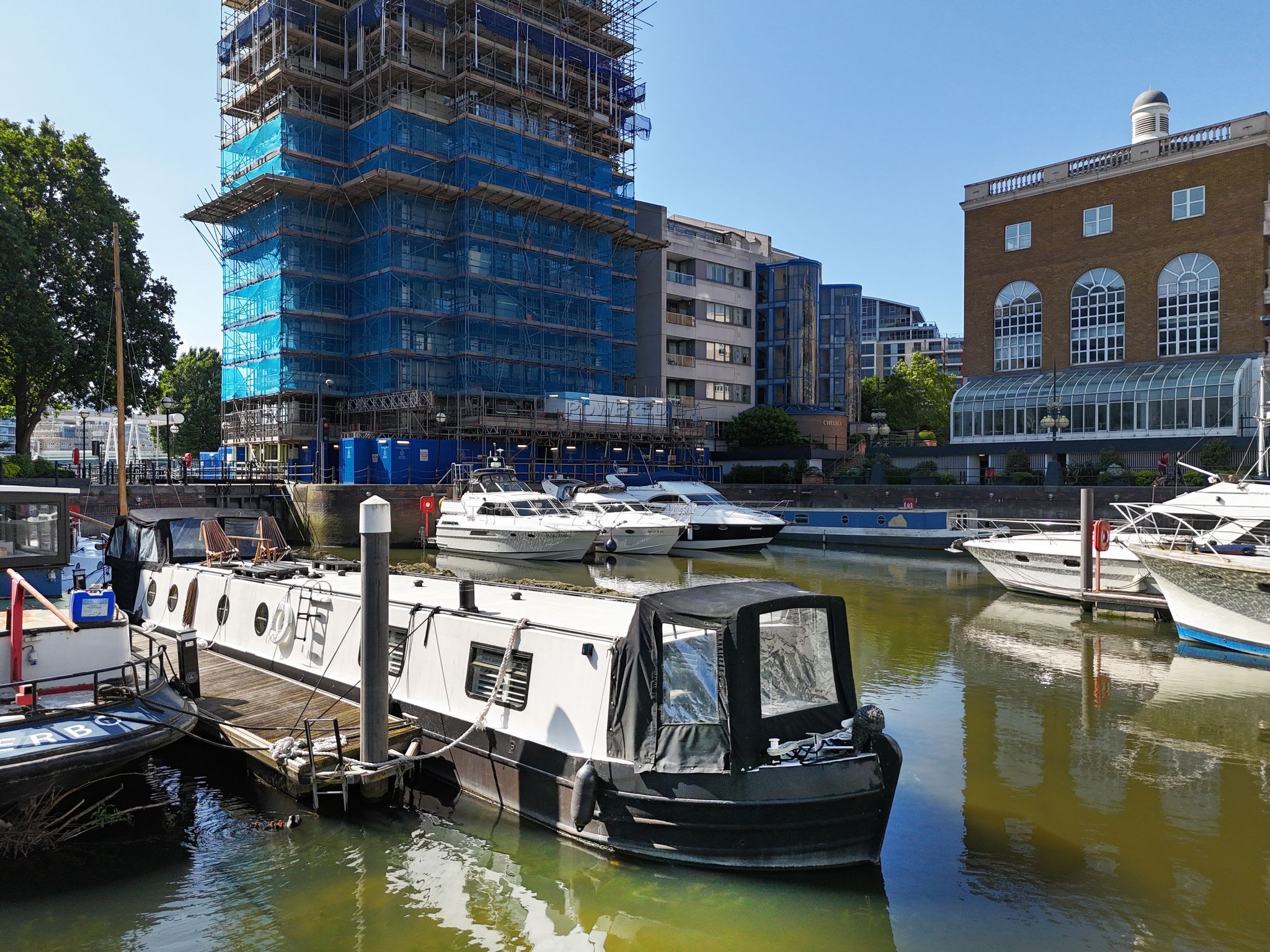 Wide Beam 61ft with London mooring