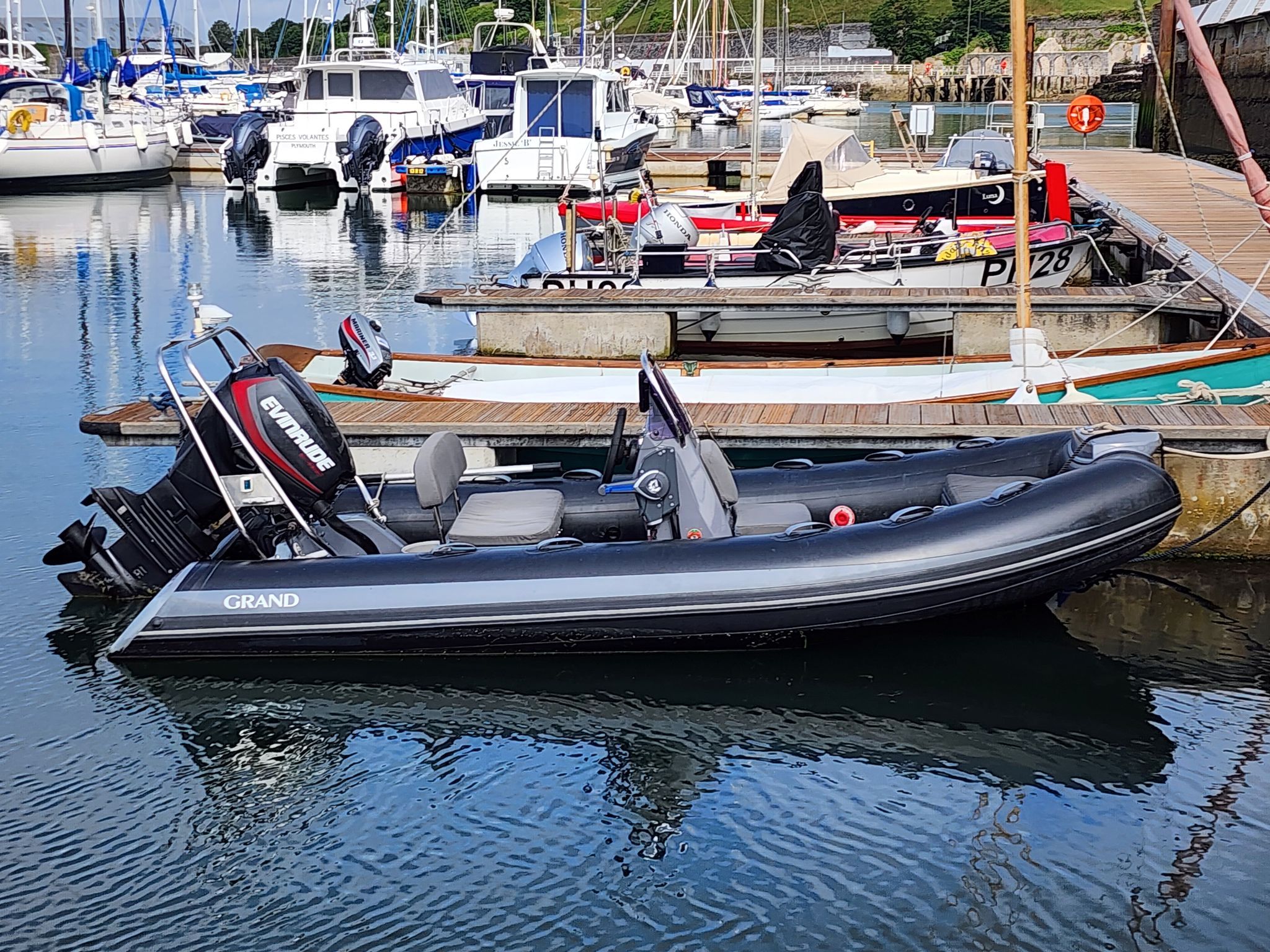 Grand Silverline 420 Rib