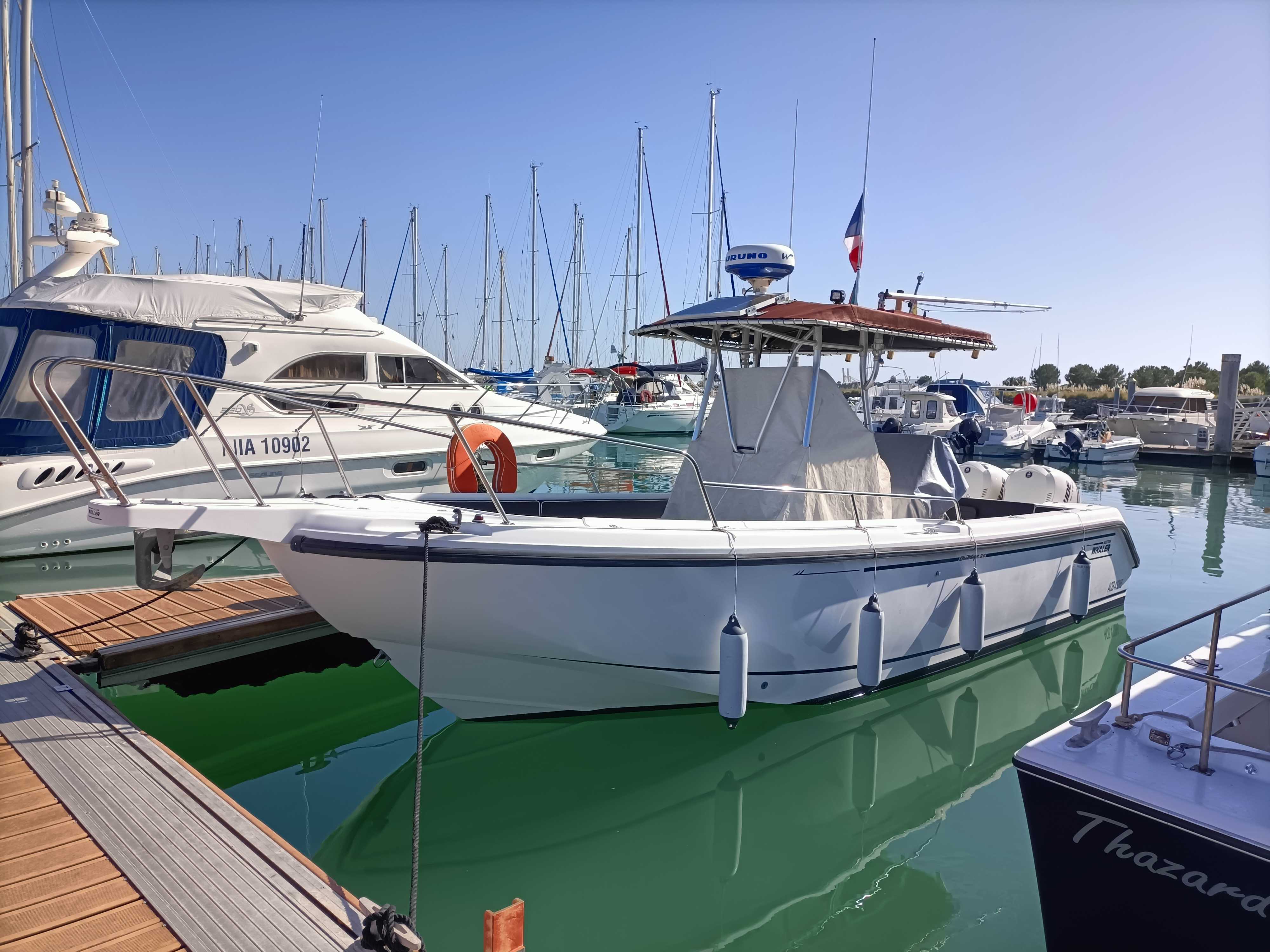 BOSTON WHALER OUTRAGE 26